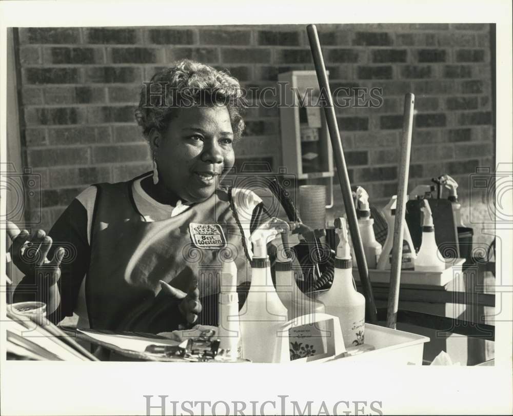 1987 Press Photo Audrey Mathes, a maid at the Best Western Motel - nob77751