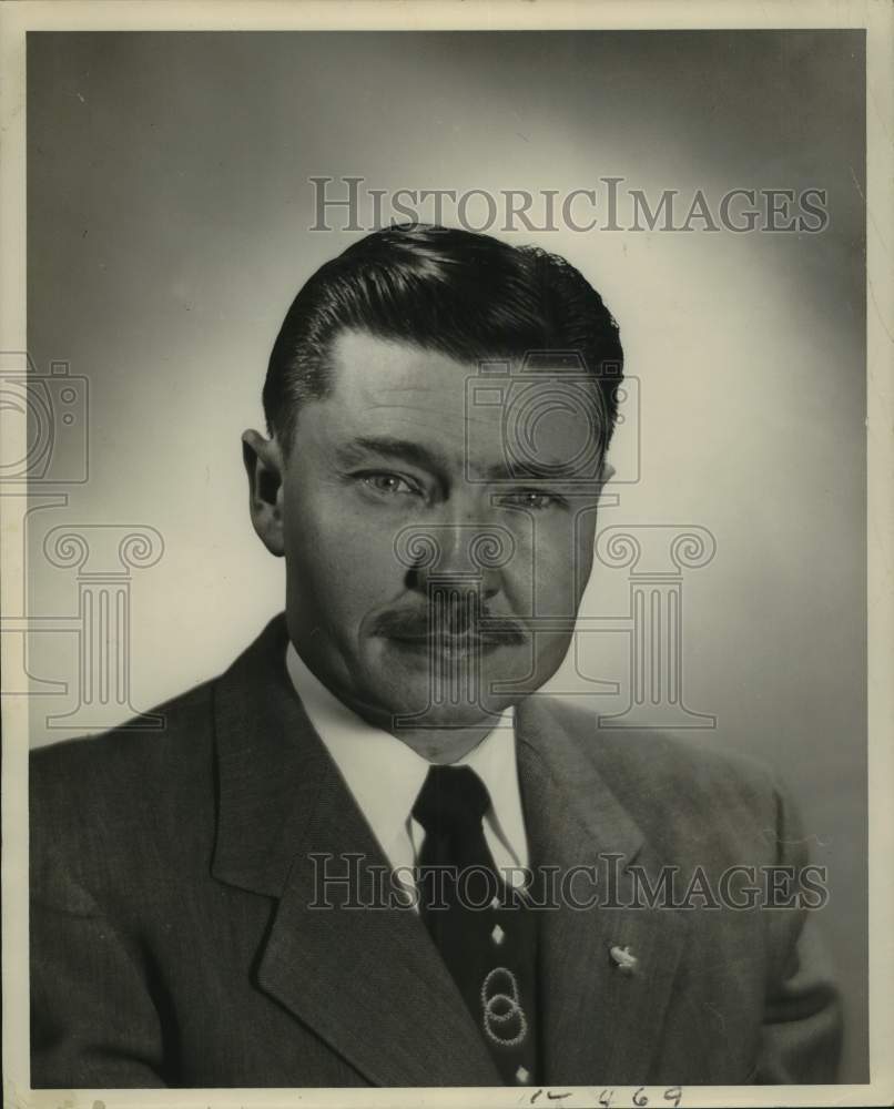 1955 Press Photo Dr. Arthur P. Lien, assistant director of Standard Oil Company