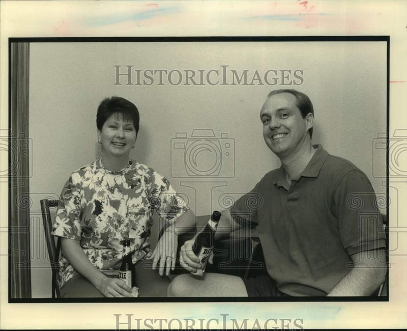 Load image into Gallery viewer, 1990 Press Photo Kathy and Bill McGoey at LSU Swim Team reunion - nob78435
