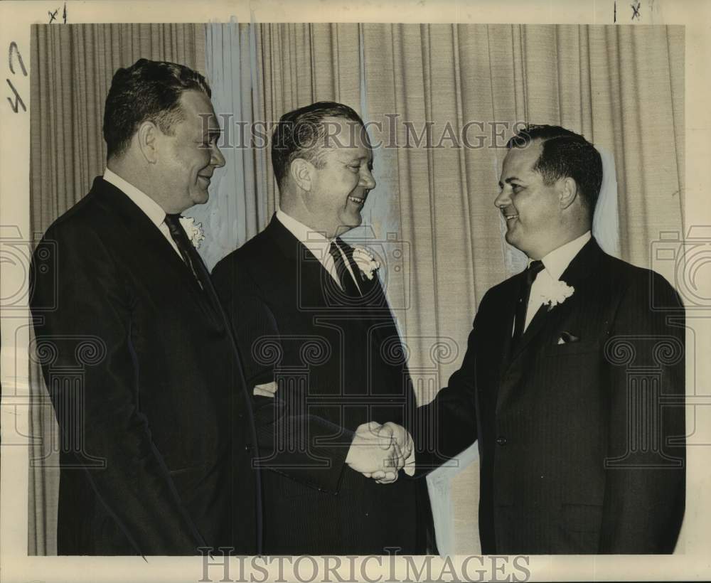 1965 Press Photo Donald Landry welcomes Hale Boggs and Russel B. Long at dinner- Historic Images