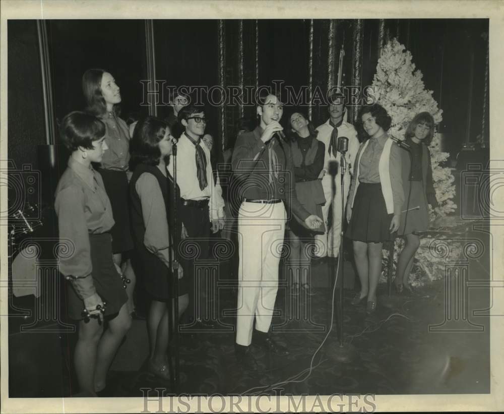 1970 Press Photo Life Corps of Dallas during performance - nob78965
