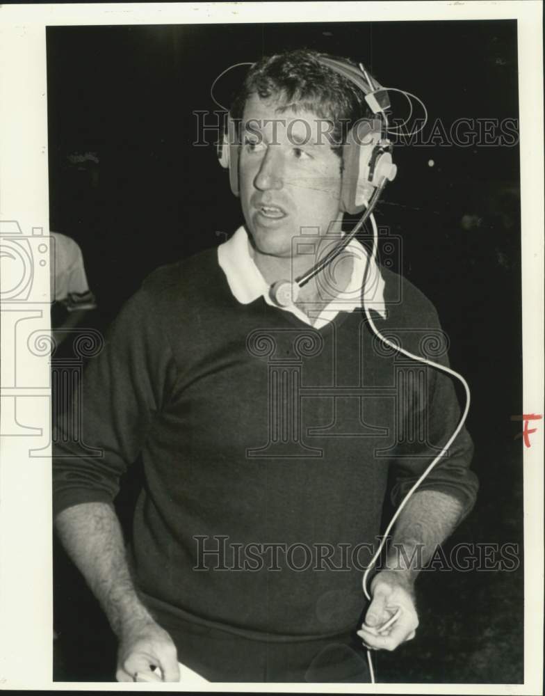 1983 Press Photo Football - Country Day coach Bill McBride - nob79221- Historic Images