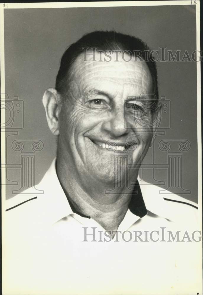 1990 Press Photo Hugh McDaniel, writer and a farmer from Pine Prairie, Louisiana- Historic Images