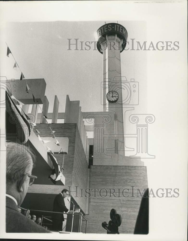 Load image into Gallery viewer, 1968 Press Photo Governor John McKeithen gives dedication address - nob79667
