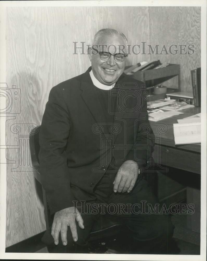 Load image into Gallery viewer, 1958 Press Photo Reverend Karl A. Maring, S. J. Loyola University - nob79718
