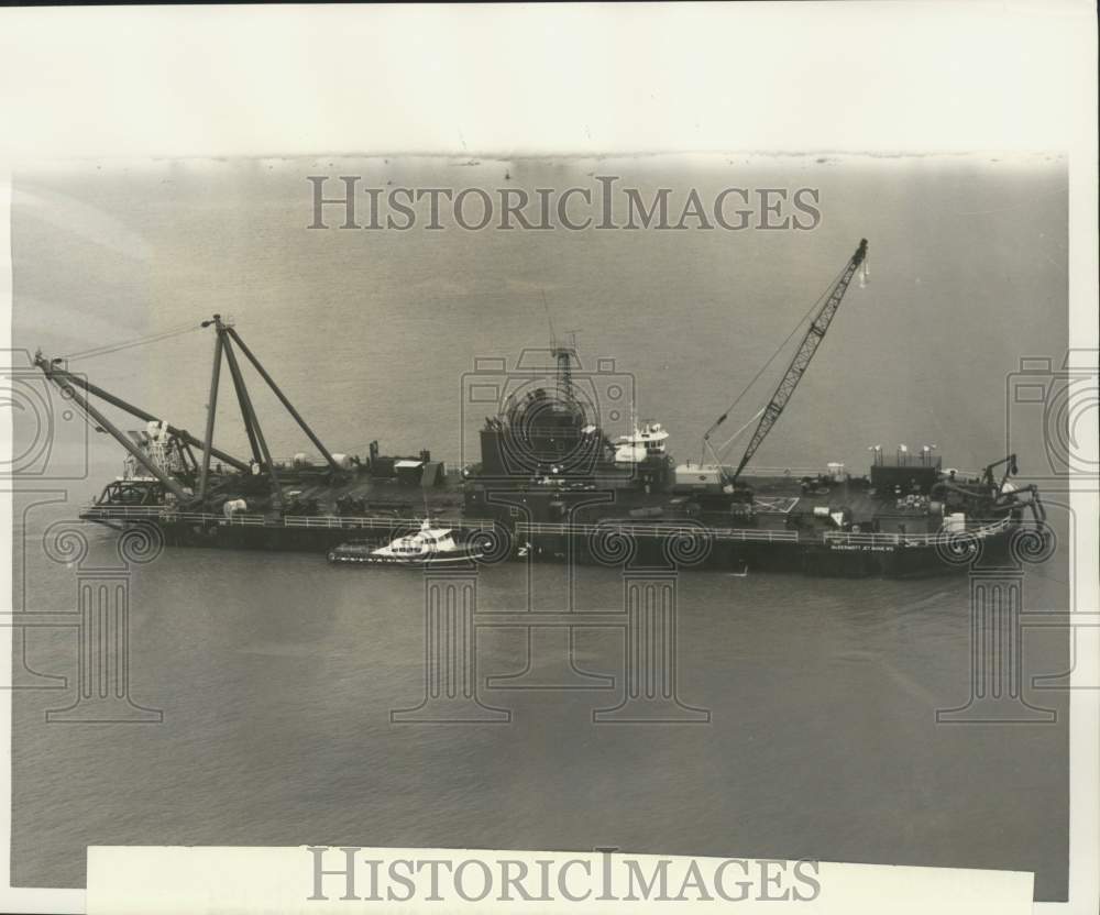 1967 Press Photo McDermott Jet Barge No. 2 for burying underwater pipelinees