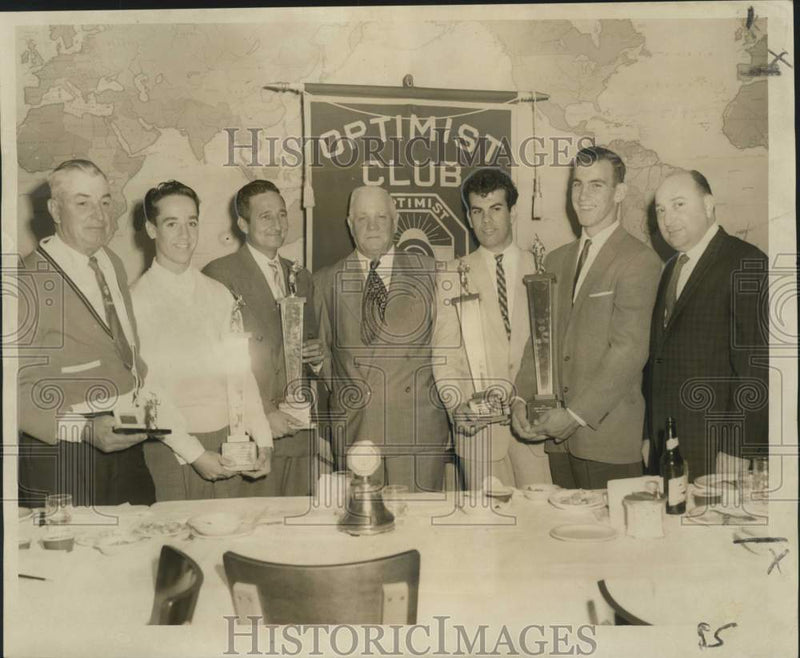 Load image into Gallery viewer, 1959 Press Photo West Bank Optimist Club's award night program - nob80053
