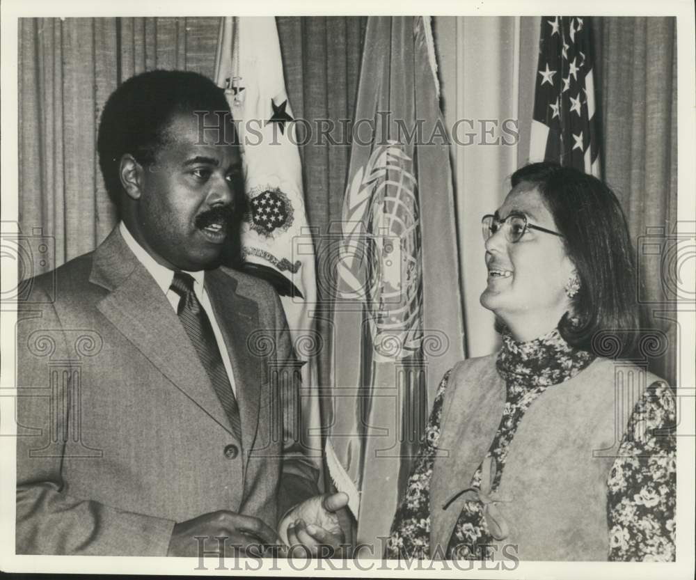 1980 Press Photo Ambassador Donald McHenry and Esther Coopersmith- Historic Images