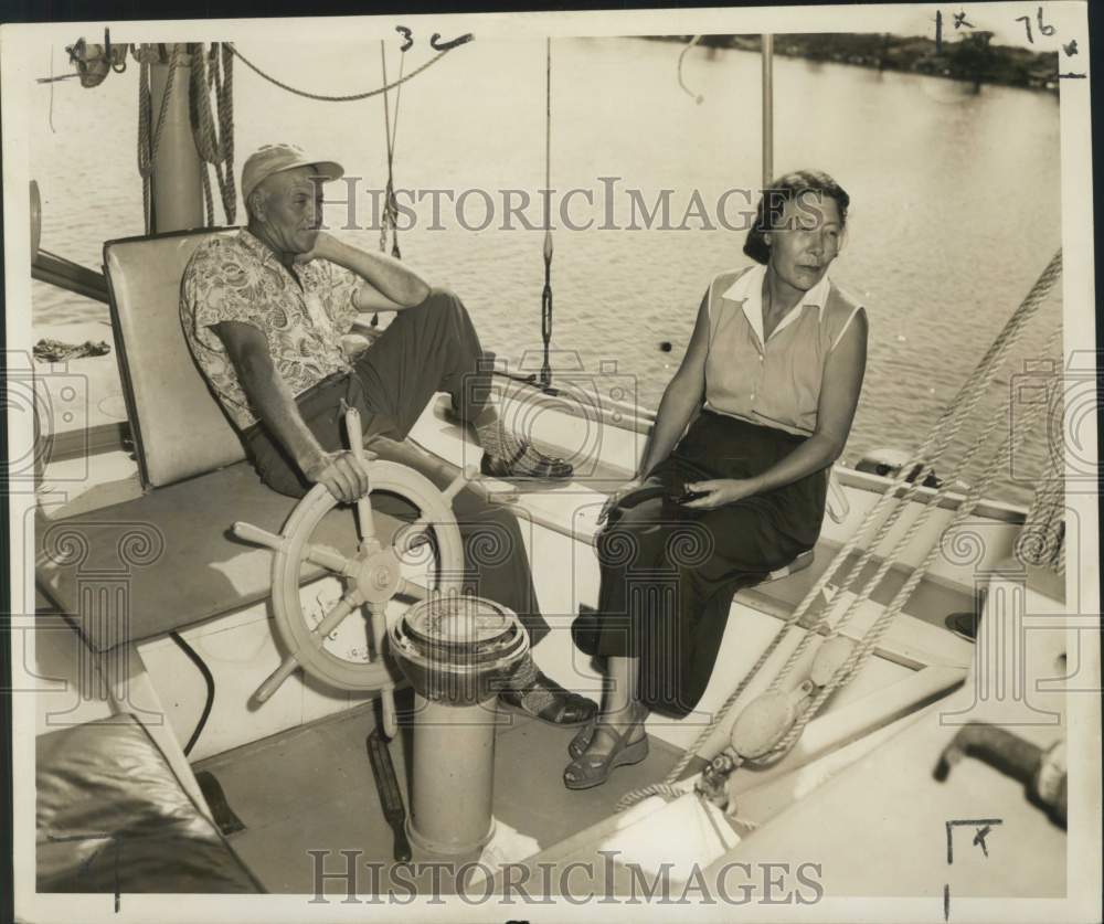 1953 Press Photo Mr. and Mrs. Clayton McCray aboard their boat Juanita