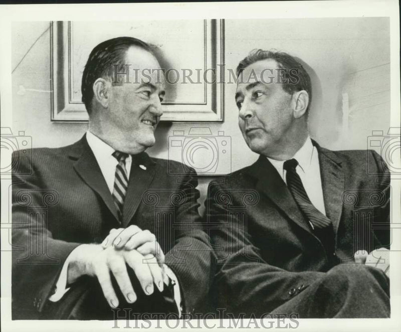 Load image into Gallery viewer, 1968 Press Photo Eugene McCarthy and Democratic slate competitor Humphrey
