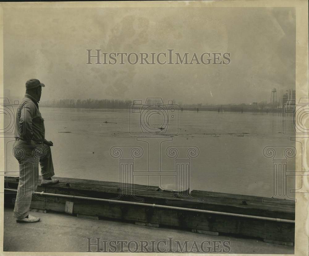 1960 Press Photo Mississippi River High Water scenes - nob80334