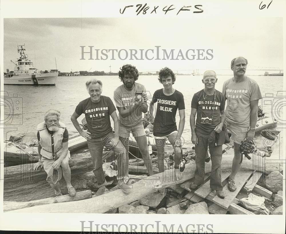 1978 Press Photo Six Frenchmen arrive at the Monnwalk, Mississippi River- Historic Images