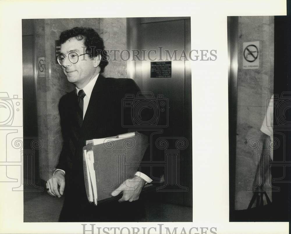 1990 Press Photo Roderick McFaull, leaves the civil district court after hearing- Historic Images