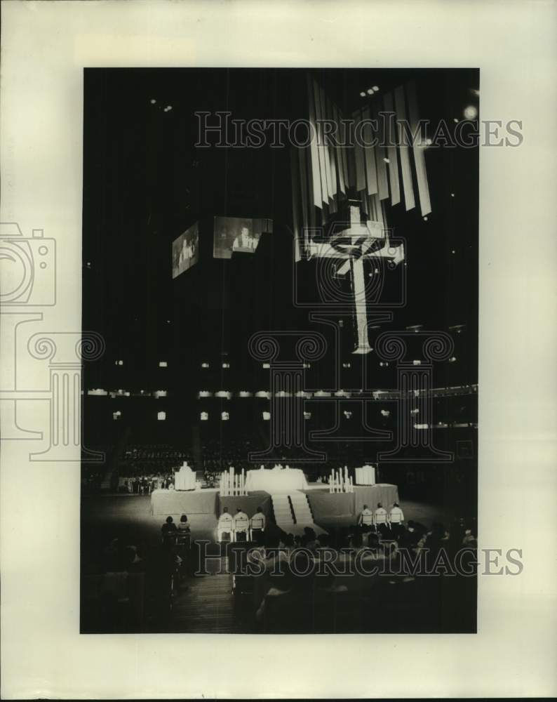 1977 Press Photo Archdiocese Youth rally at Louisiana Superdome - nob80719