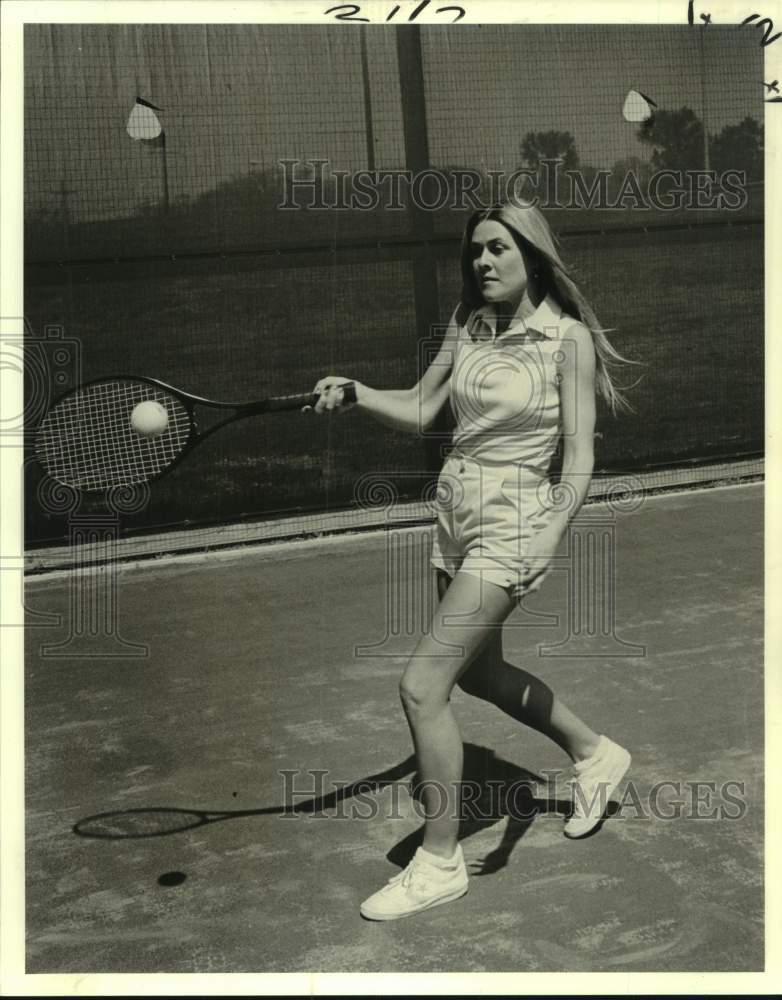 1979 Press Photo Tennis - Beverly Littlefield in cotton knit shirt and shorts- Historic Images