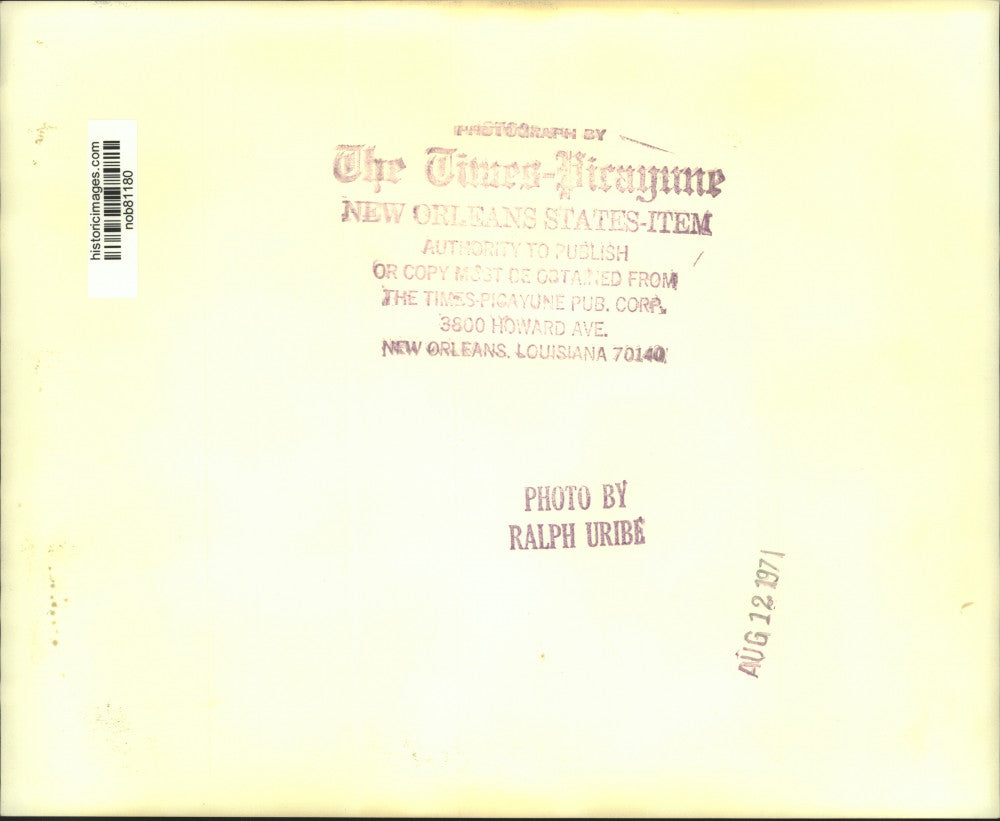 1971 Press Photo Onlookers at the Louisiana Superdome construction site