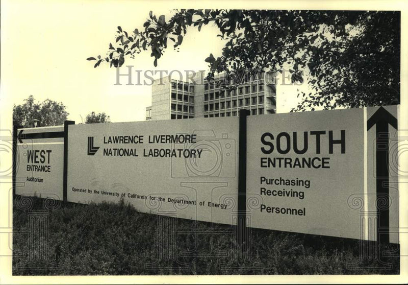 Load image into Gallery viewer, 1986 Press Photo California's Lawrence Livermore Laboratory - nob81920
