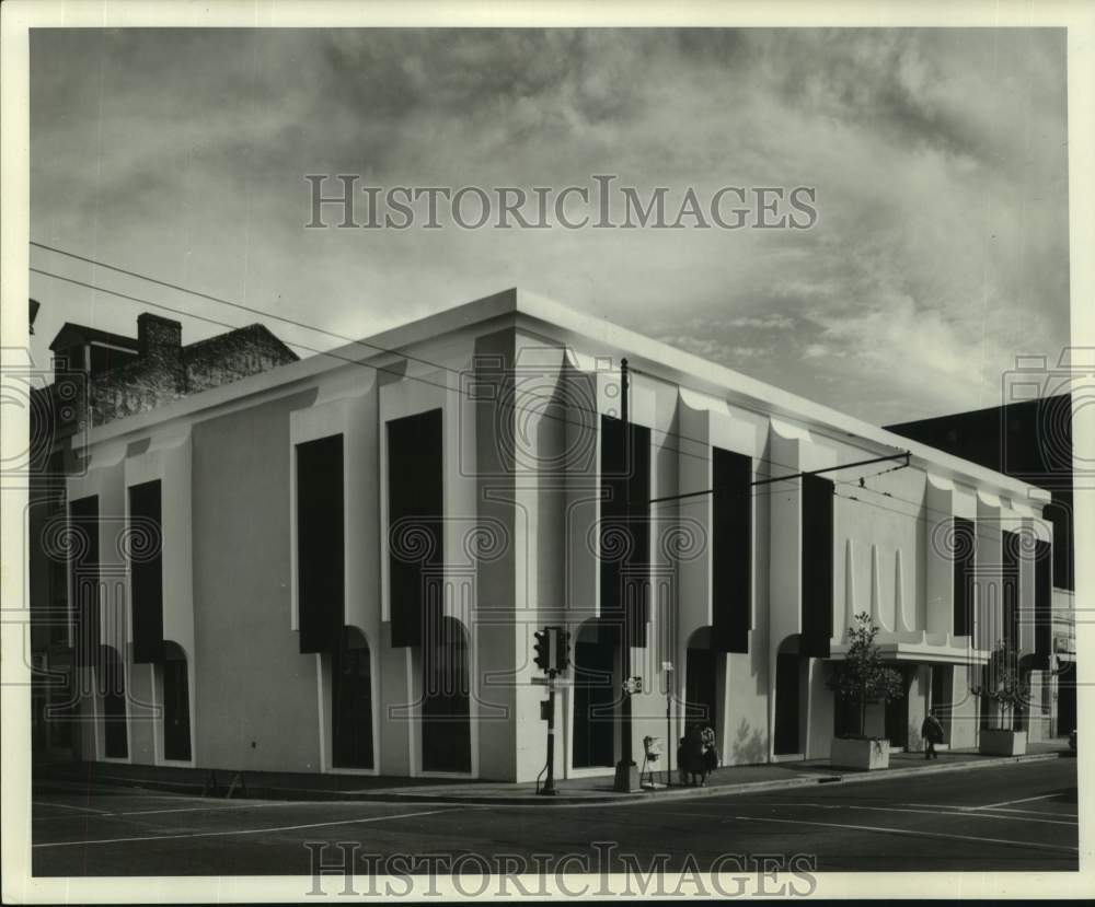 1964 Press Photo New Orleans-After $600,000 renovation of building - nob82056