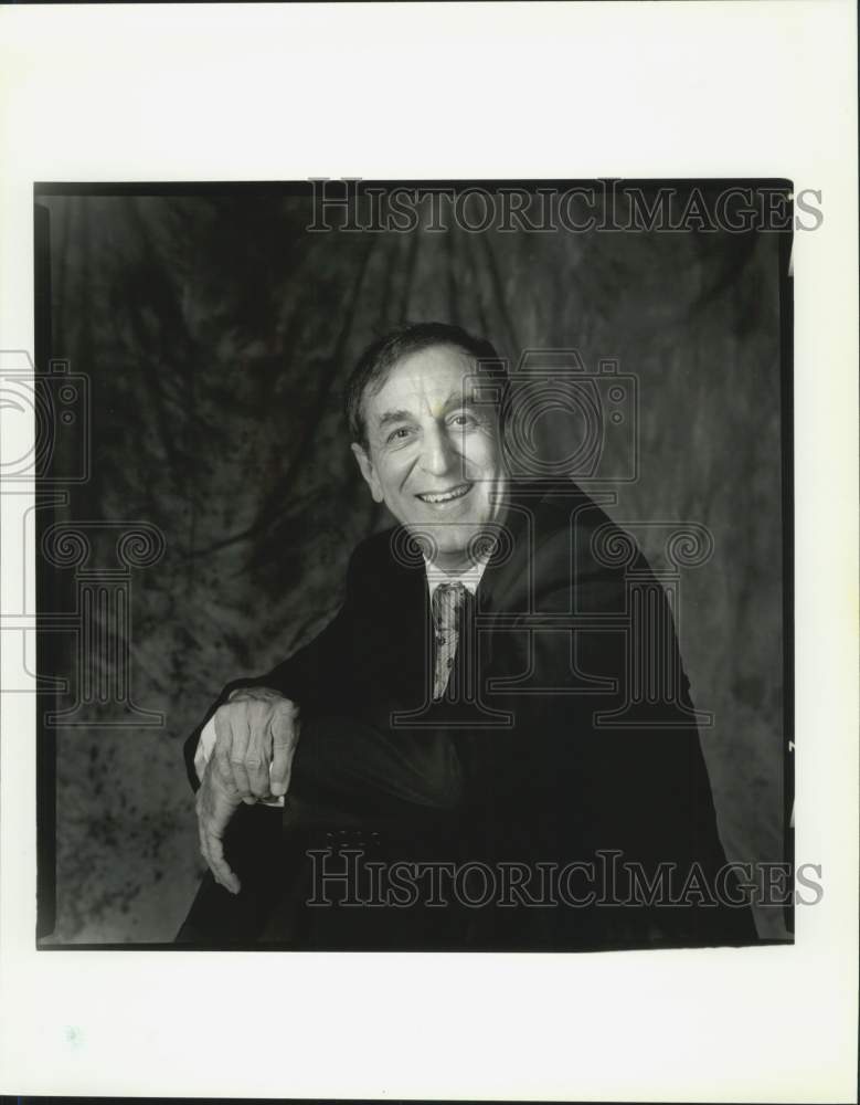 1998 Press Photo Mitchell- Historic Images