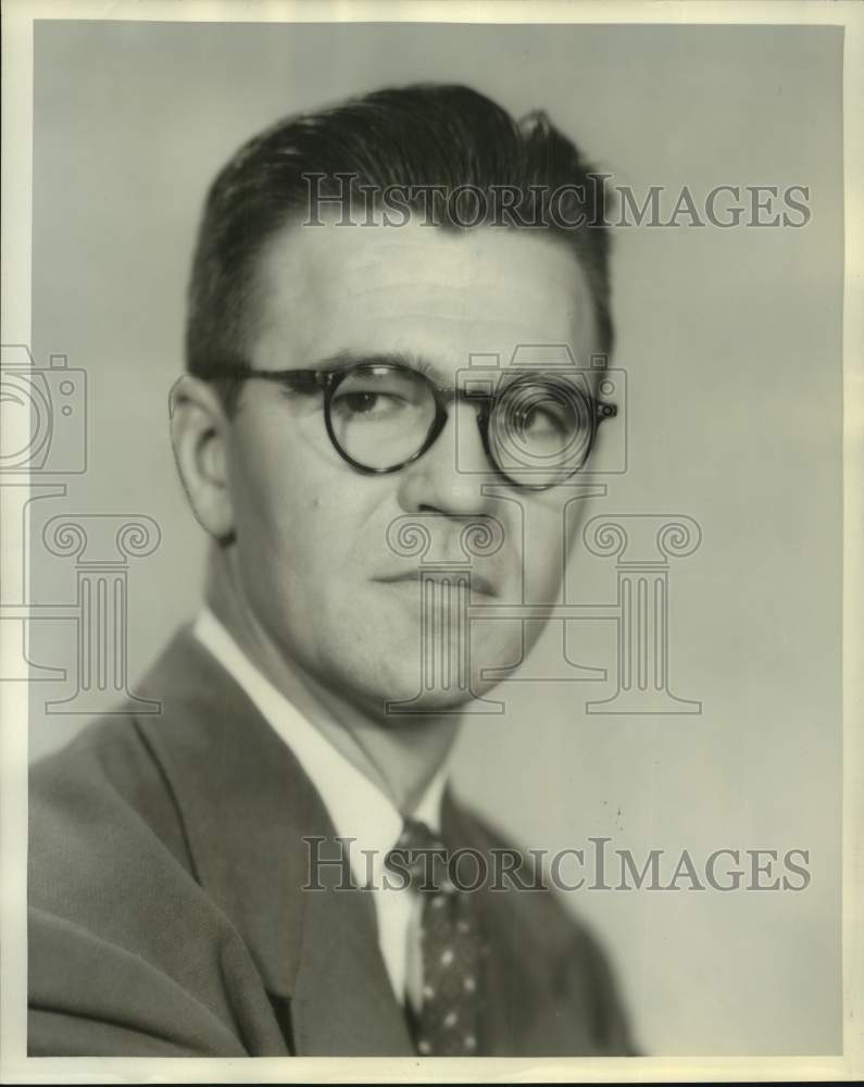 1953 Press Photo Tulans&#39;s Dr. Sumner A. Ives Awarded Linguistics Fellowship