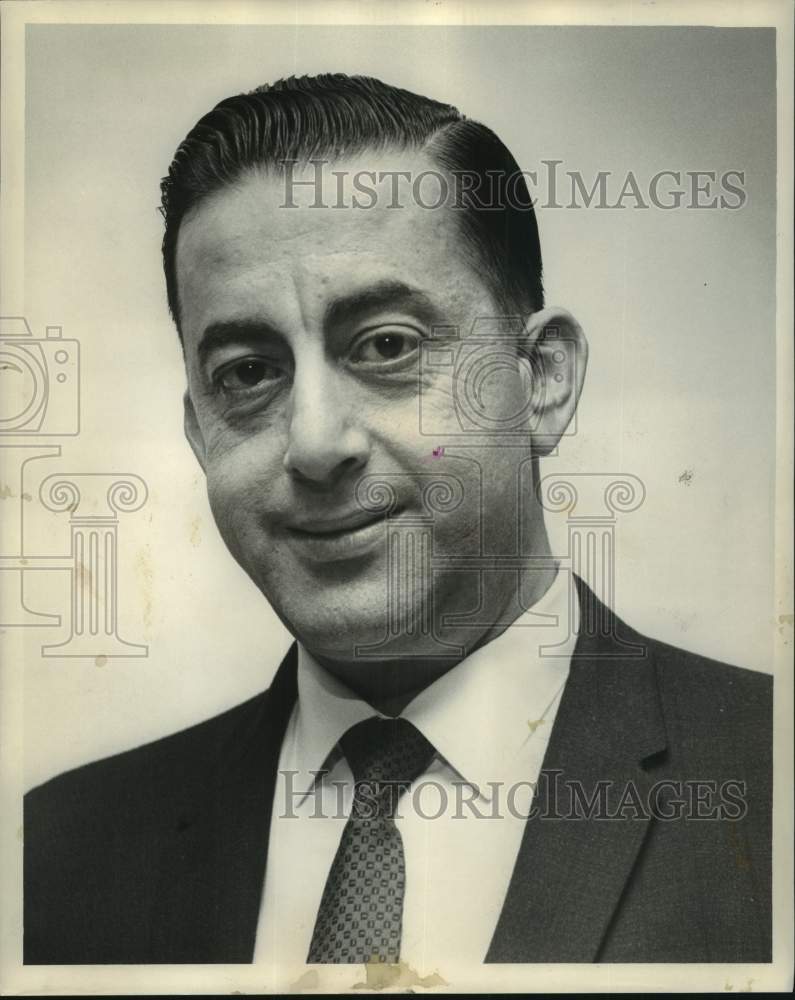 Load image into Gallery viewer, 1964 Press Photo Dr Edmond Mickal of Syrian-Lebanon American Club, president
