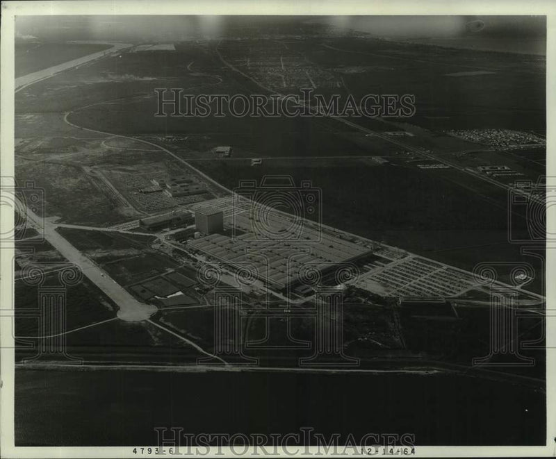 Load image into Gallery viewer, 1966 Press Photo Michoud Assembly Facility - nob84755
