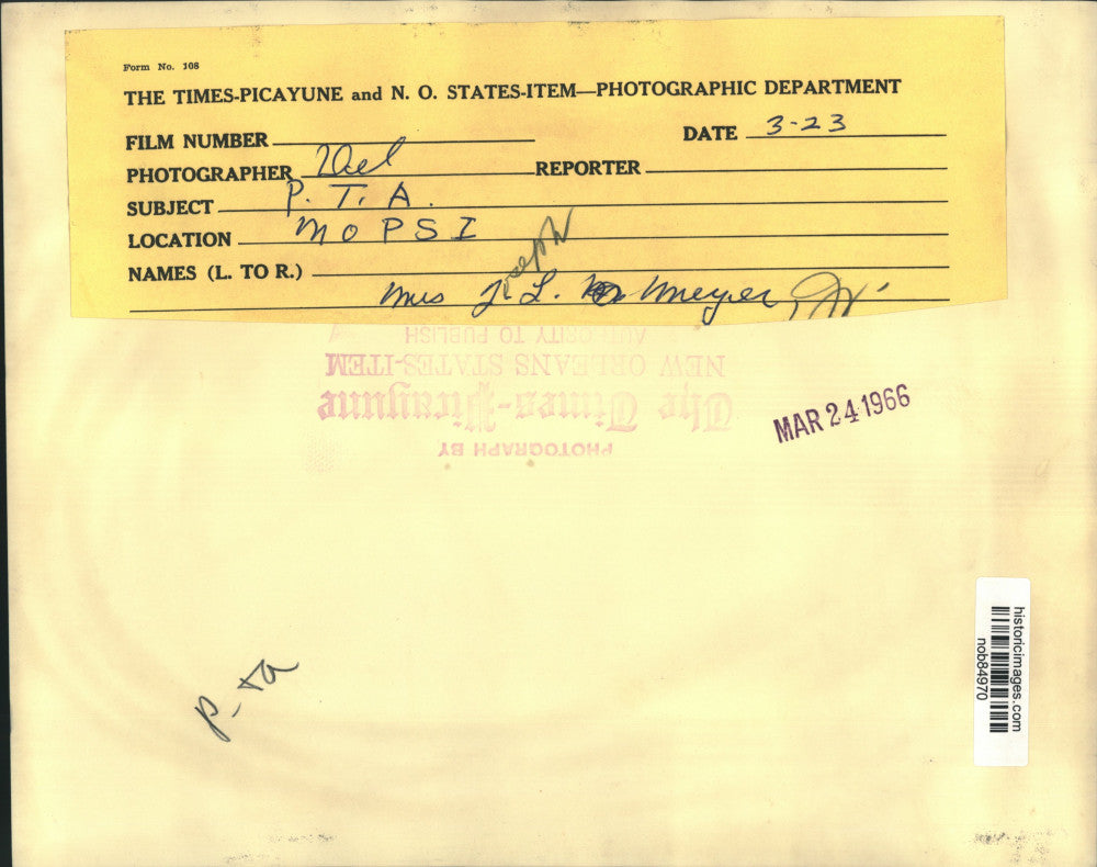 1966 Press Photo Mrs. Joseph L. Meyer, Jr. of the P.T.A. - nob84970