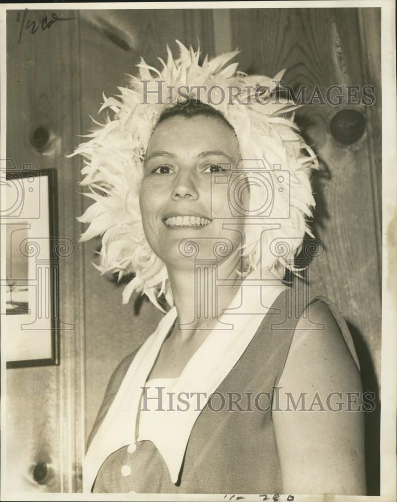 Load image into Gallery viewer, 1966 Press Photo Mrs. Paul Meyer, president of Coast Guard Officers Wives Club
