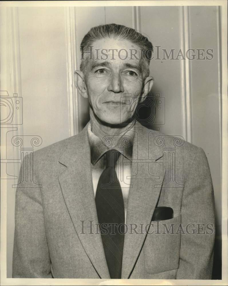 Load image into Gallery viewer, 1959 Press Photo Peter Miller, president of New Orleans Jazz Club, at Arnaud's
