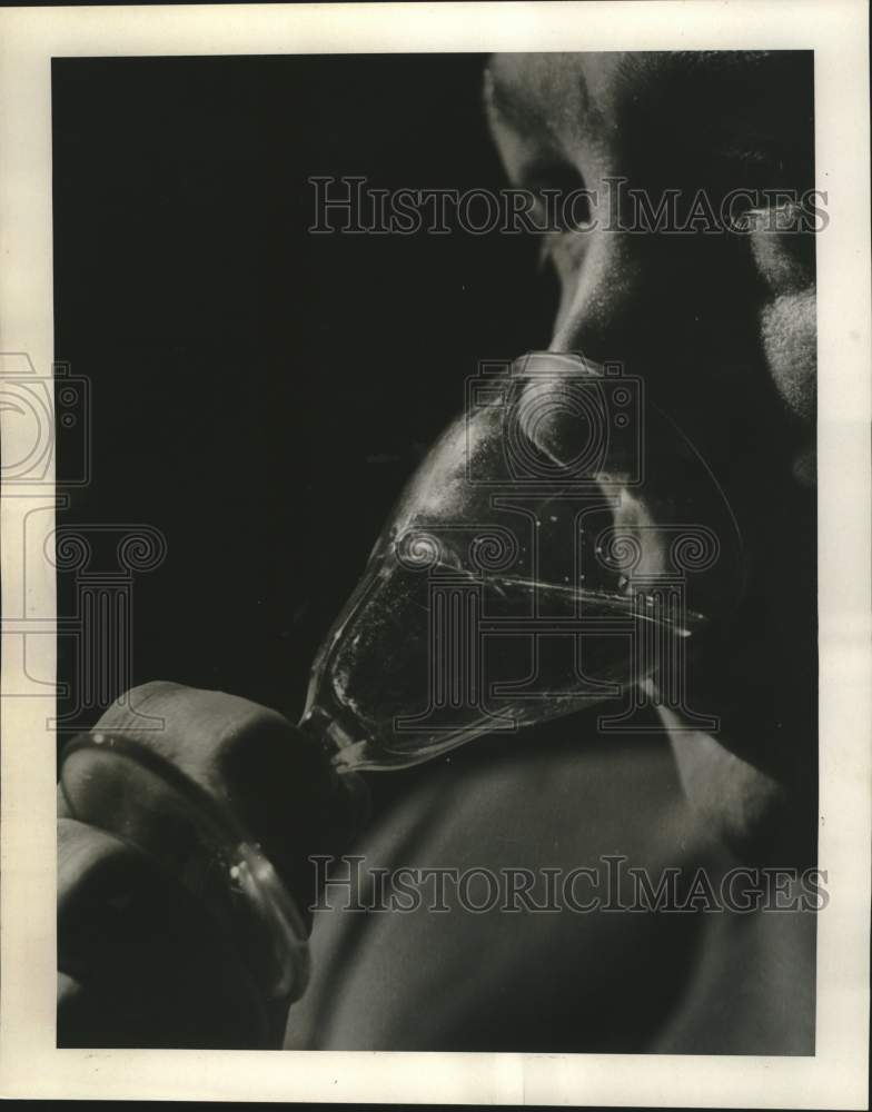 Load image into Gallery viewer, 1969 Press Photo David Milligan tasting Grand Pavois Chauvenet Beaujolais
