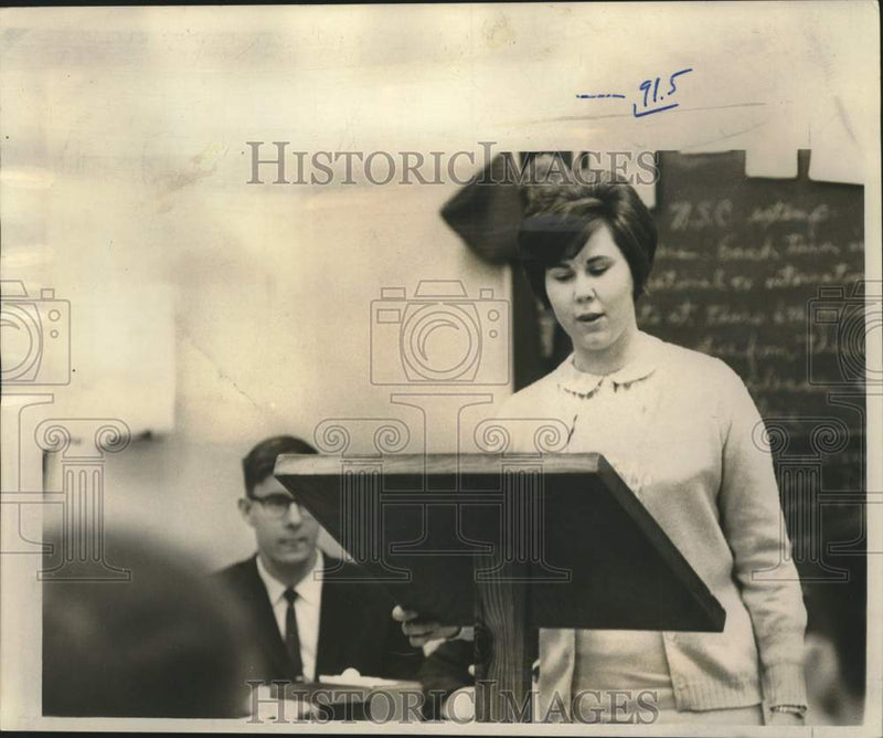 Load image into Gallery viewer, 1966 Press Photo McNeese State College Debate Team Member Diane Laborde
