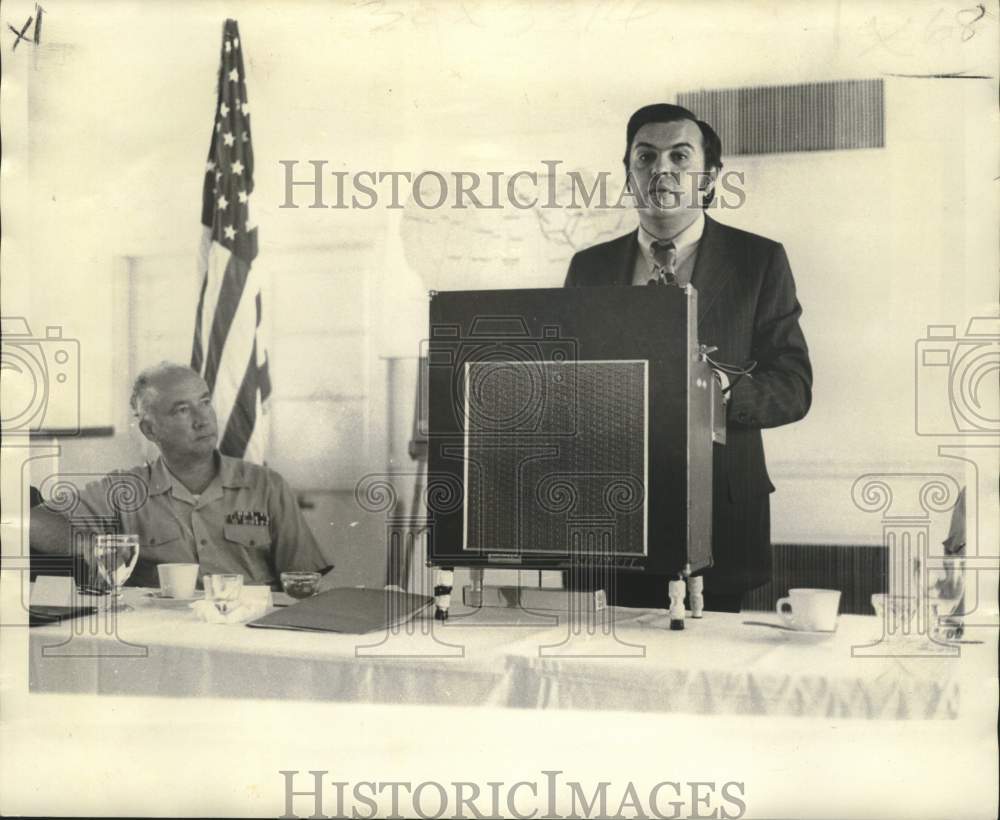 1972 Press Photo Louisiana Officials Discuss Superport off Louisiana Coast- Historic Images