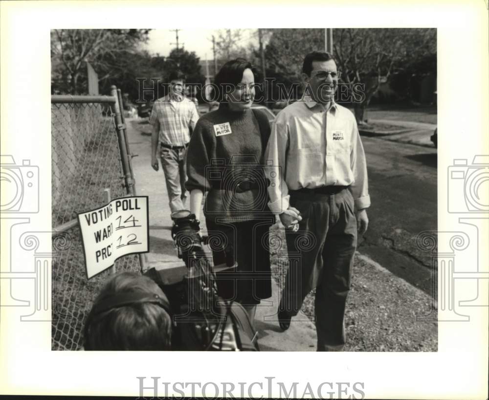 1994 Press Photo Arthur, Susan and Donald arriving at Lusher School for voting- Historic Images