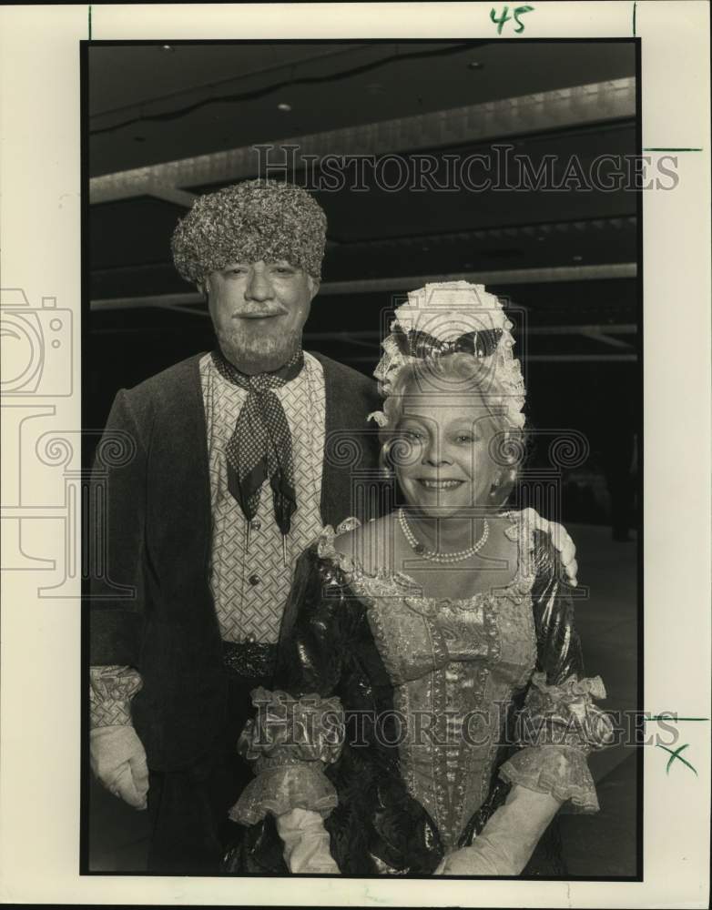 1991 Press Photo Dutch artisan Mrs. Gordon Burnett, McFarland Jr.- Historic Images