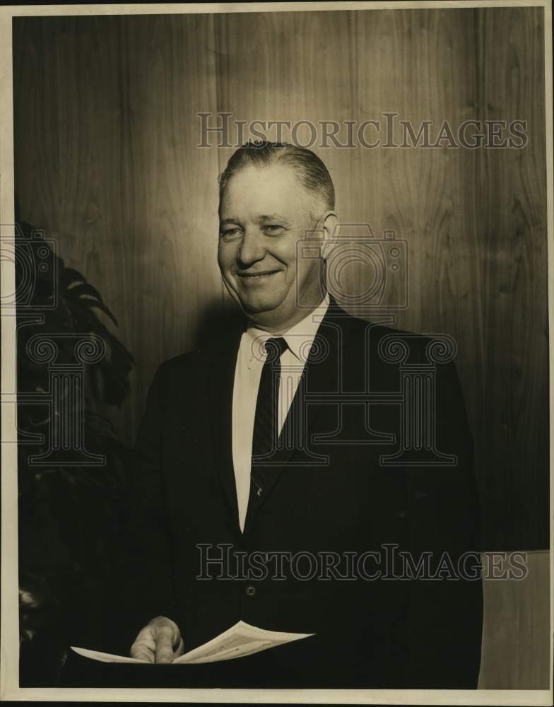 1963 Press Photo Mr. Marcus M. McWarters, Accomplishment Award at Post Office- Historic Images