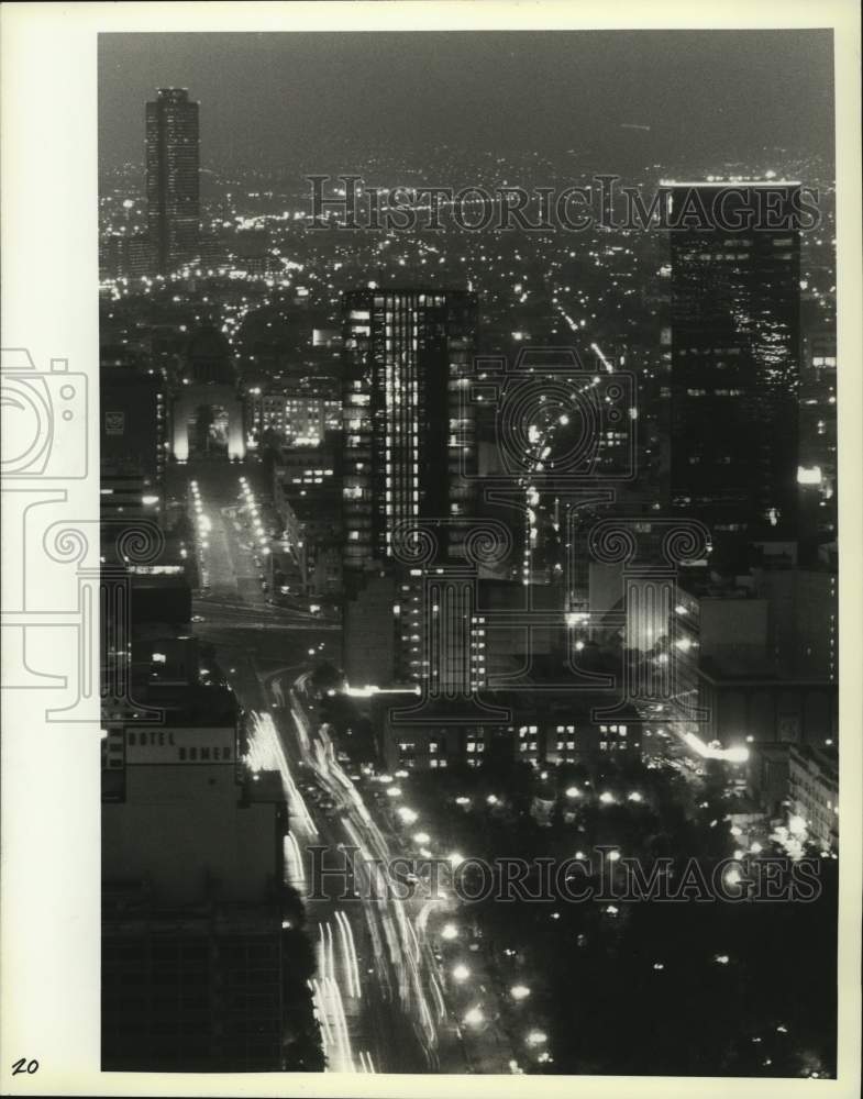 1993 Press Photo Twilight shot of Mexico City from the Latino Americana Towers