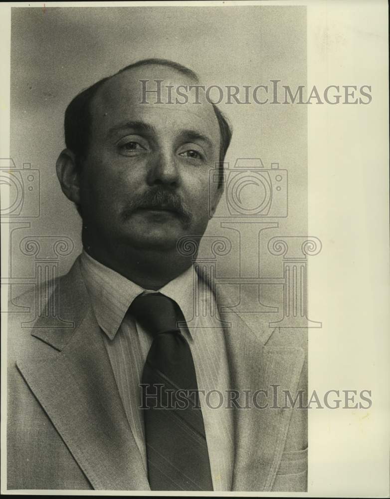 1985 Press Photo Candidate for eight congressional district Frank James McTopy- Historic Images