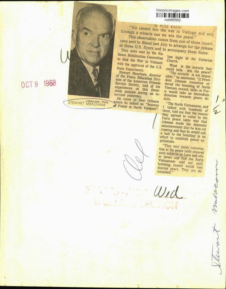 Load image into Gallery viewer, 1968 Press Photo Stewart Meacham of the American Friends Service Society
