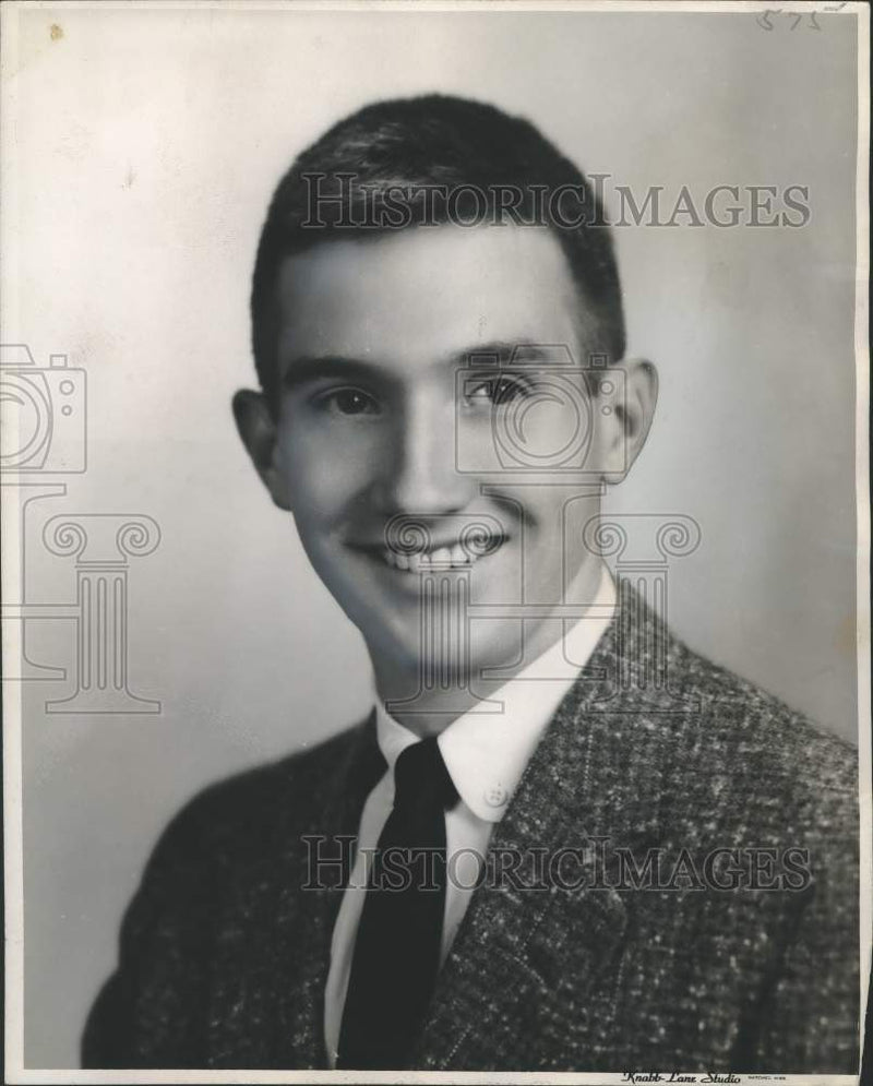 Load image into Gallery viewer, 1956 Press Photo Herbert William Mead Jr. to reign as king of Natchez Pilgrimage
