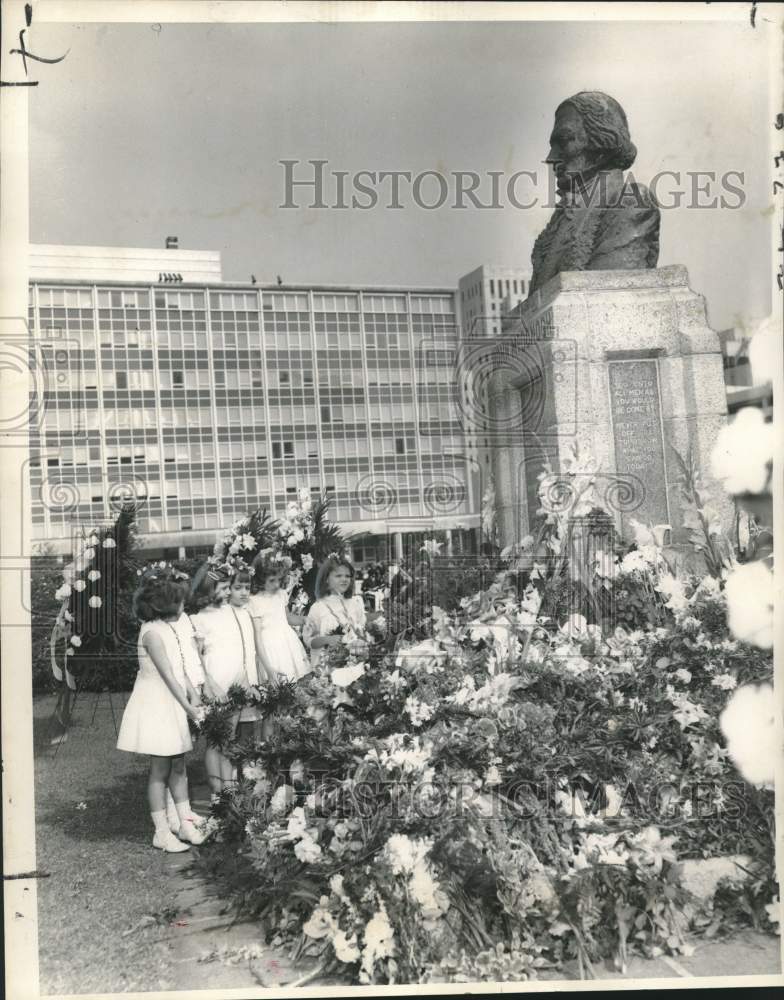 1968 Press Photo Paying tribute to John McDonogh, founder of public school- Historic Images