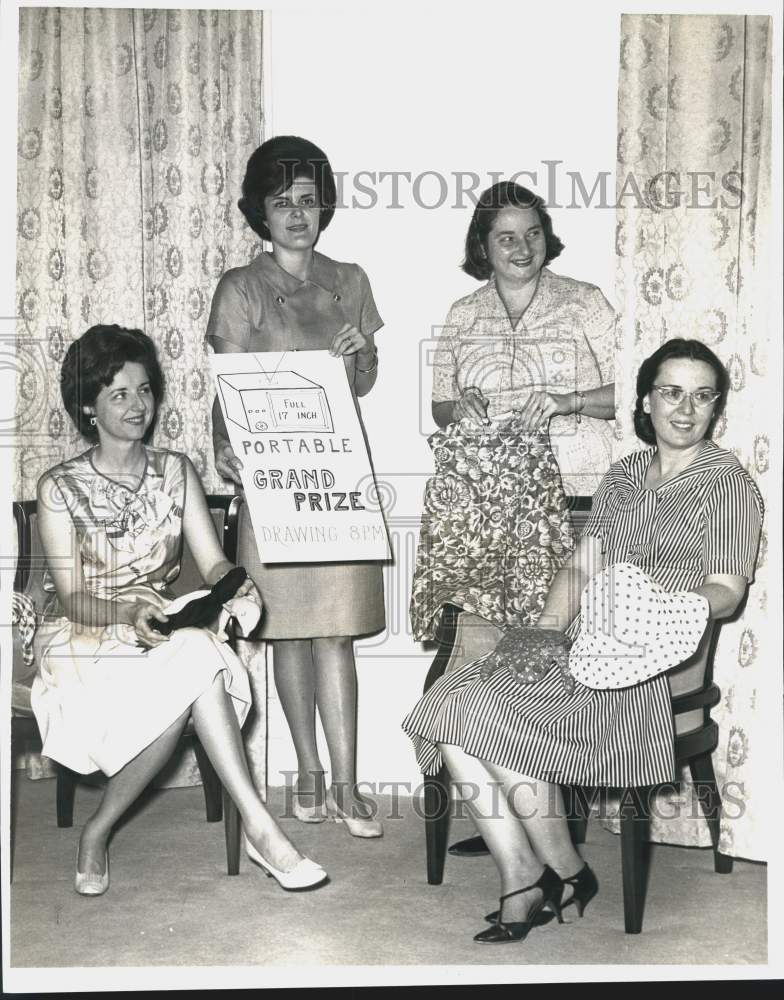 1987 Press Photo Mothers&#39; Club of St. Andrew School to host Spring Country Fair- Historic Images