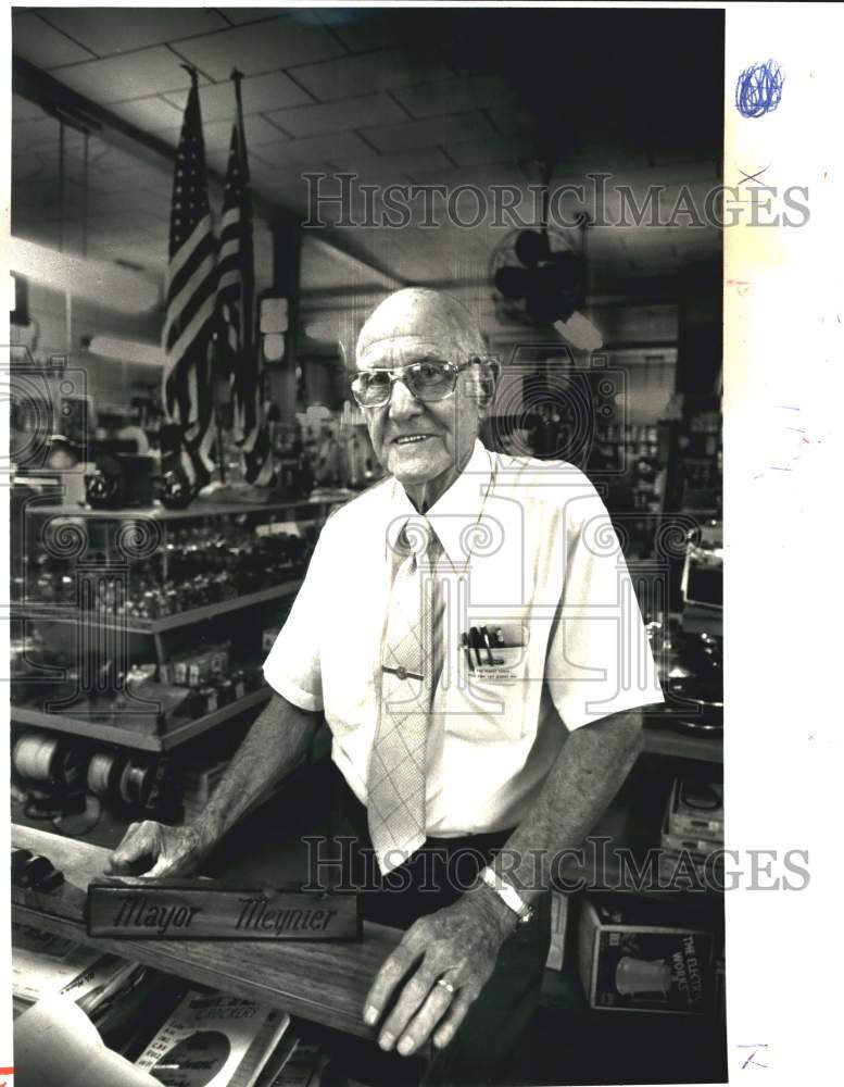 1980 Press Photo The Honorary Mayor of the town of Carollton, Charles Meynier