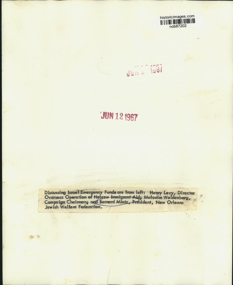 Load image into Gallery viewer, 1967 Press Photo Discussion on Israel Emergency Fund - nob87202

