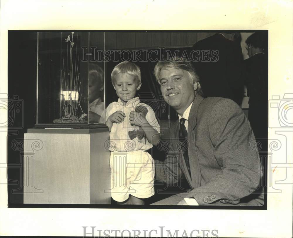 1989 Press Photo Longue View Art in Flowers - Philip Schmalz, Trailer McQuilkin- Historic Images