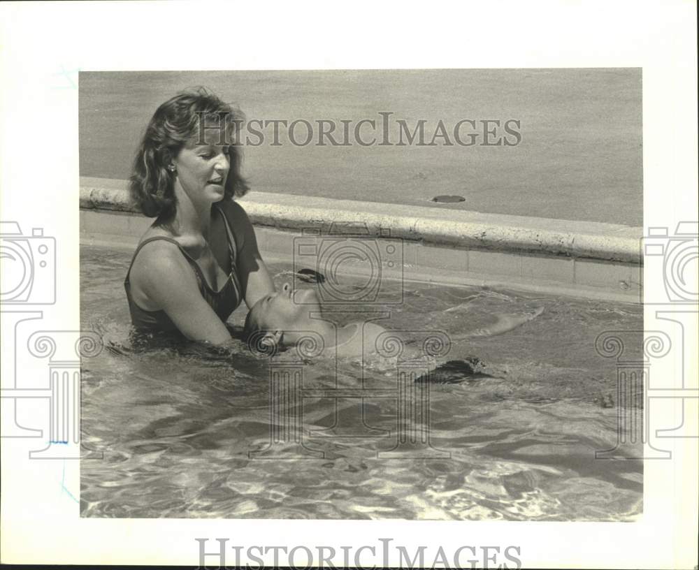 1989 Press Photo Annette McDonald swimming coach at Rummel High School- Historic Images