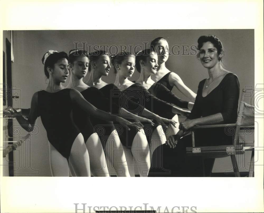 1990 Press Photo Myra Mier with students at International Ballet meet in Jackson- Historic Images