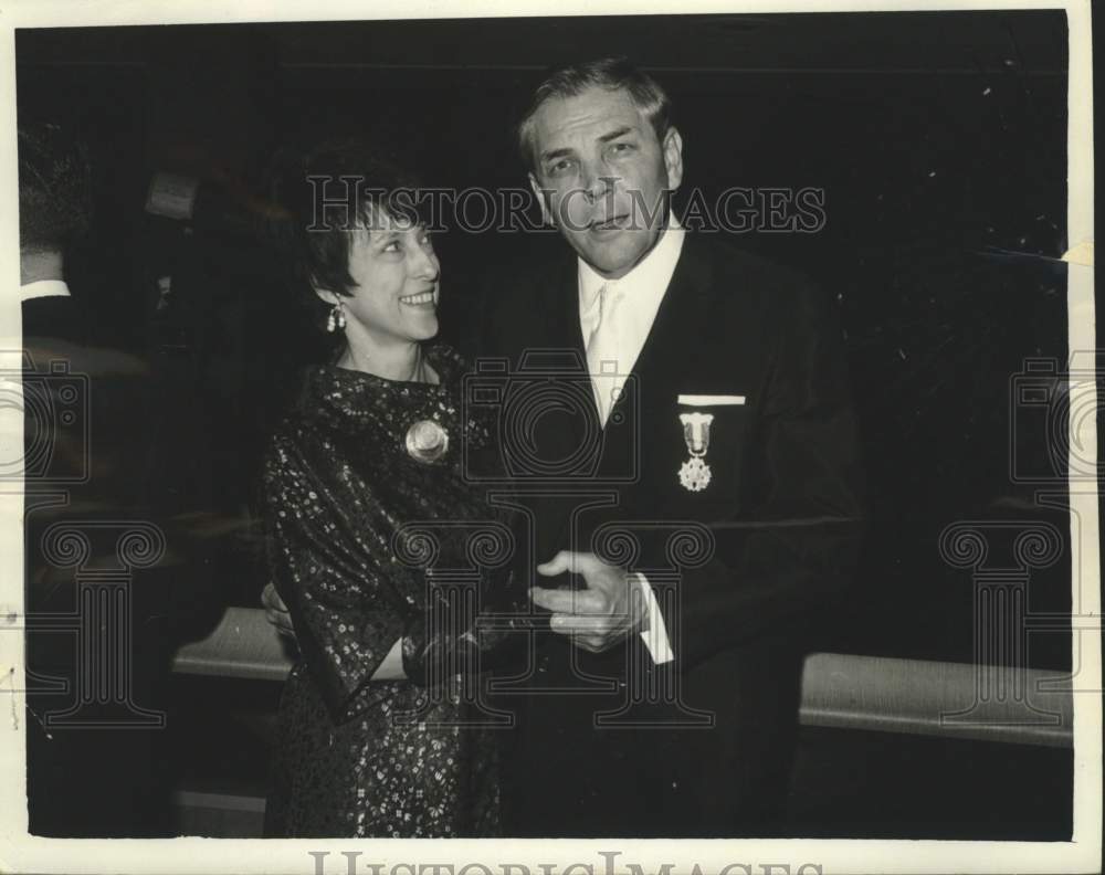 1967 Press Photo Mrs. Hale Boggs with Governor John McKeithen in Sheraton Hotel- Historic Images