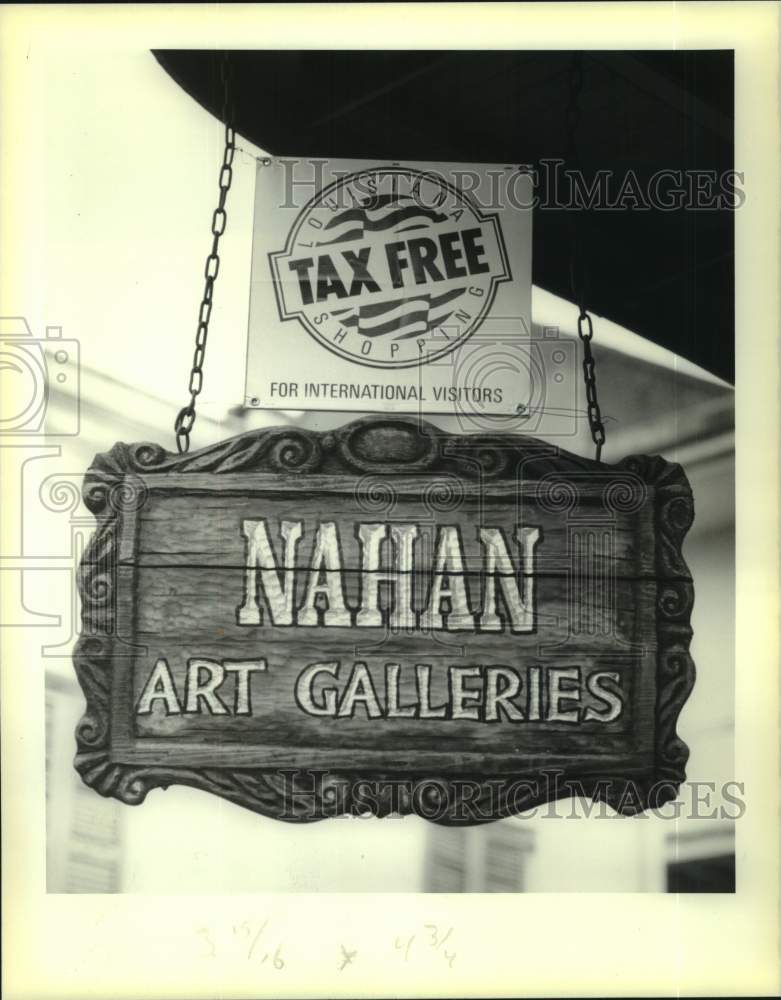 1989 Press Photo Nahan Art Gallery in French Quarter, Tax Free Shopping sign