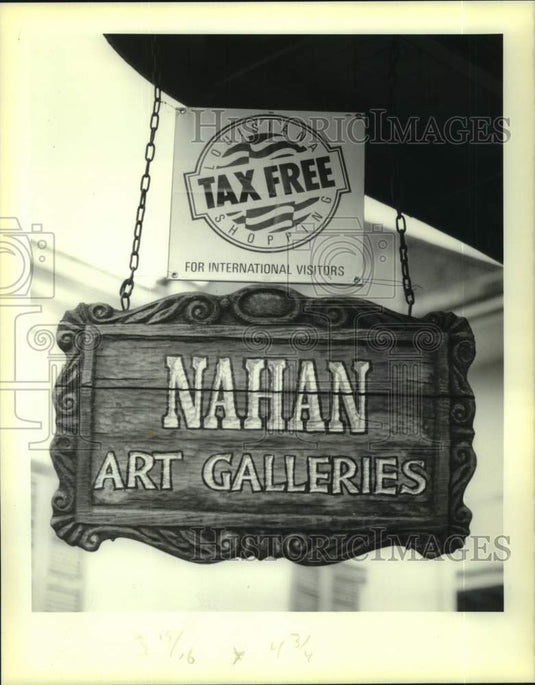 1989 Press Photo Nahan Art Gallery in French Quarter, Tax Free Shopping sign