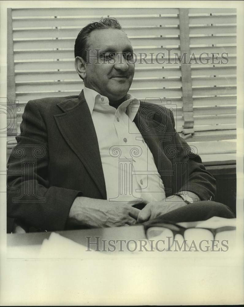 1975 Press Photo Bob Morgan, project director of Dome Stadium site- Historic Images